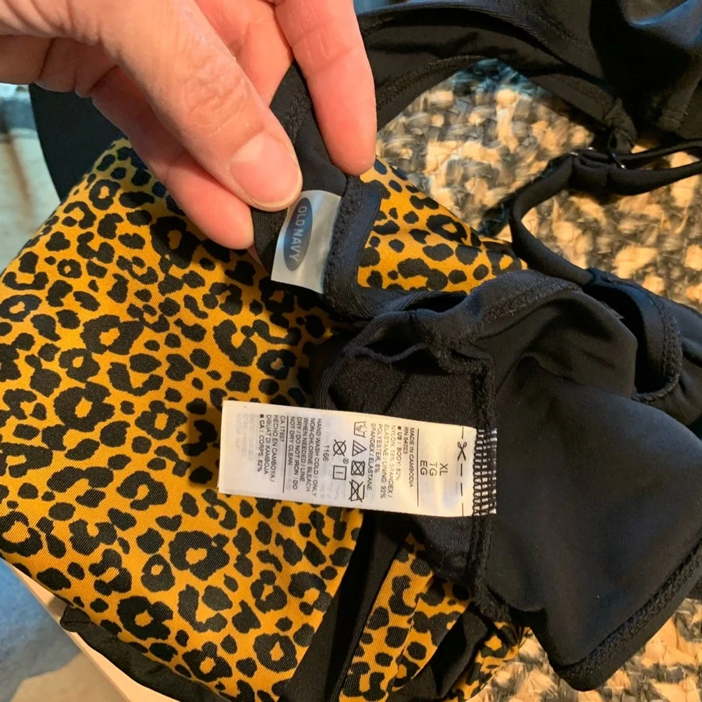 Old navy Women’s swim bottoms and swim top - brand new never worn - Picture 5 of 7